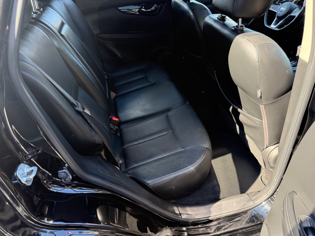 2017 Nissan Rogue Image 24