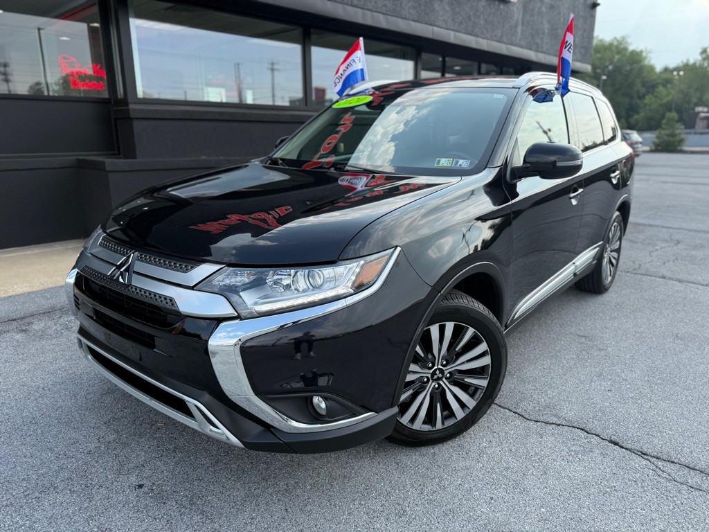 2020 Mitsubishi Outlander Image 2