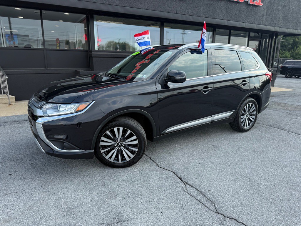 2020 Mitsubishi Outlander Image 3