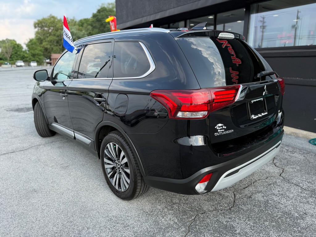 2020 Mitsubishi Outlander Image 4
