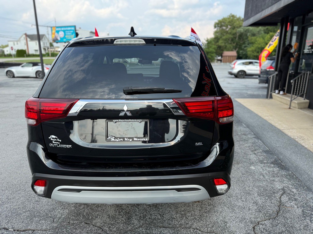 2020 Mitsubishi Outlander Image 5