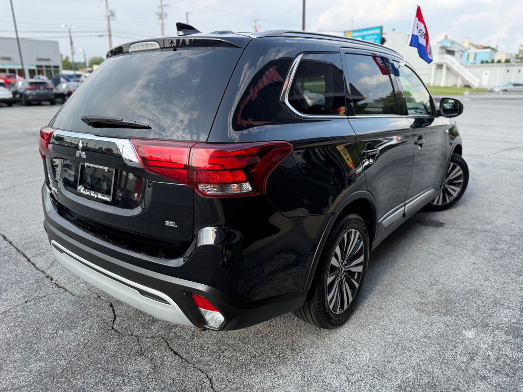 2020 Mitsubishi Outlander Image 6