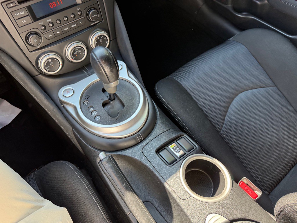 2015 Nissan 370Z Image 17