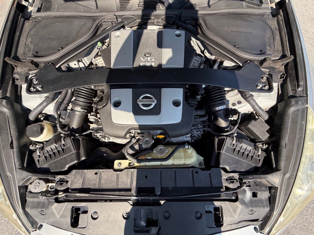 2015 Nissan 370Z Image 21