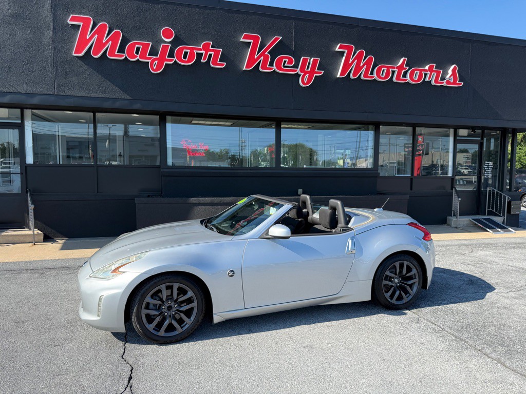 2015 Nissan 370Z Image 22
