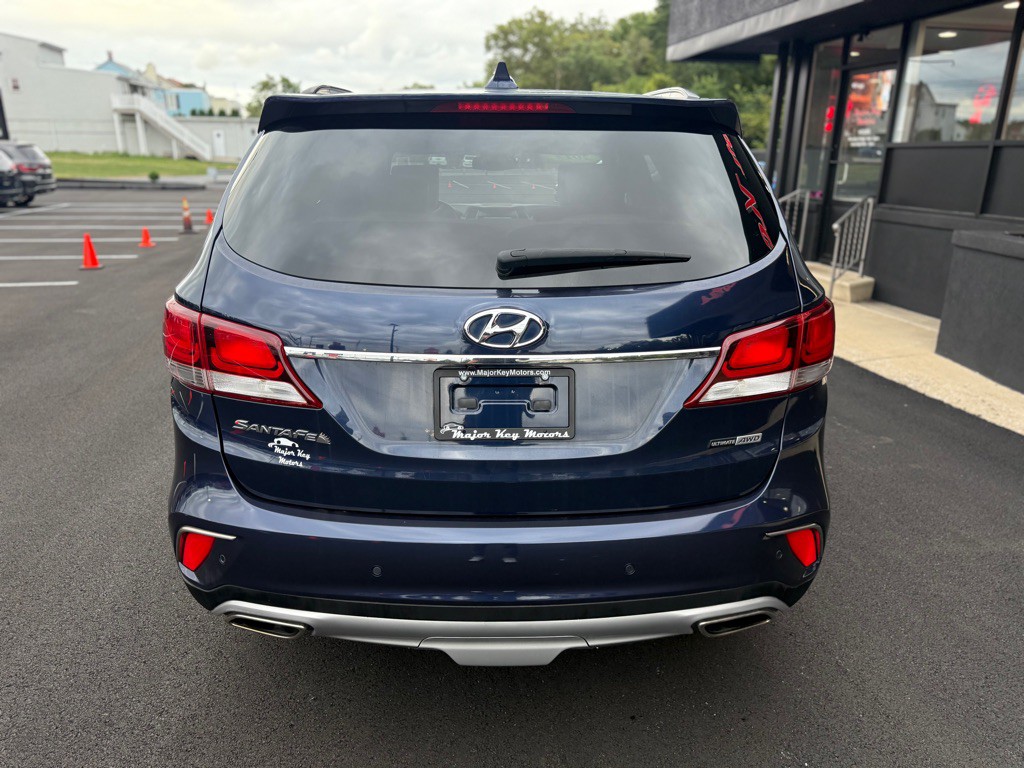 2017 Hyundai Santa Fe Image 5