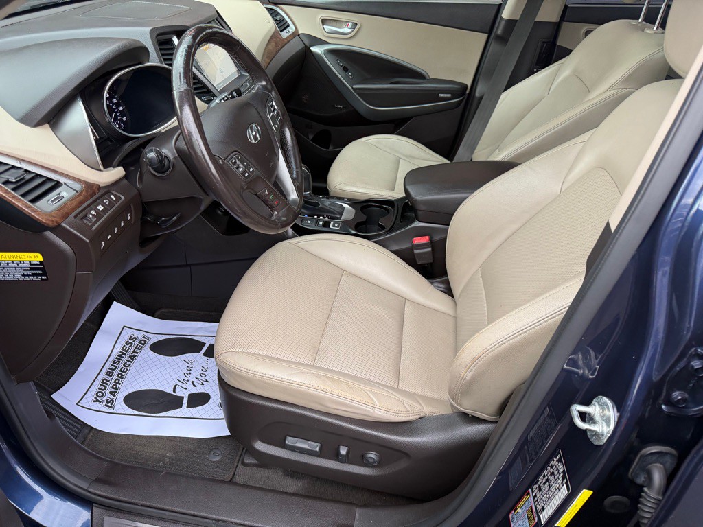2017 Hyundai Santa Fe Image 13