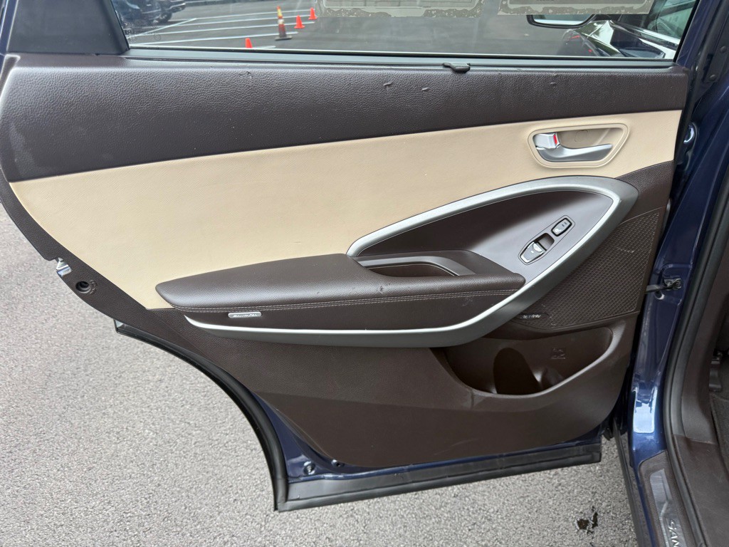 2017 Hyundai Santa Fe Image 20