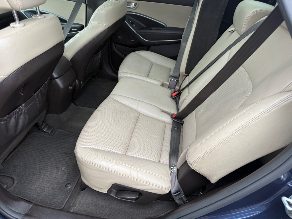 2017 Hyundai Santa Fe Image 21