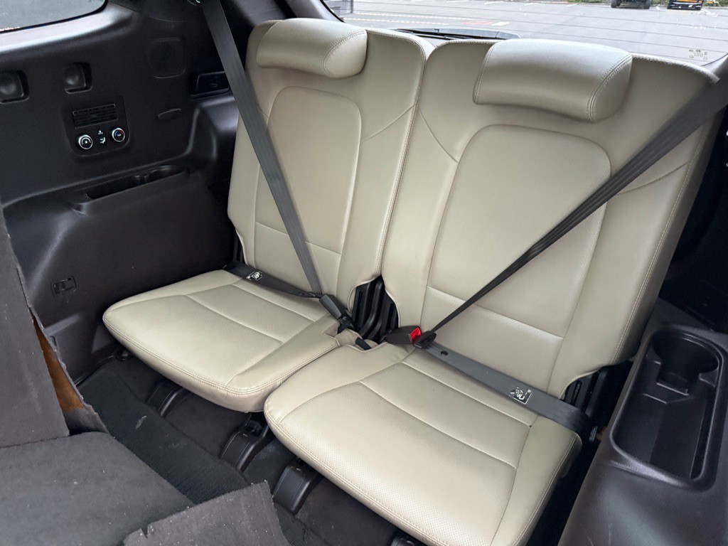 2017 Hyundai Santa Fe Image 22
