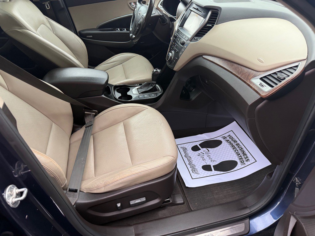 2017 Hyundai Santa Fe Image 29