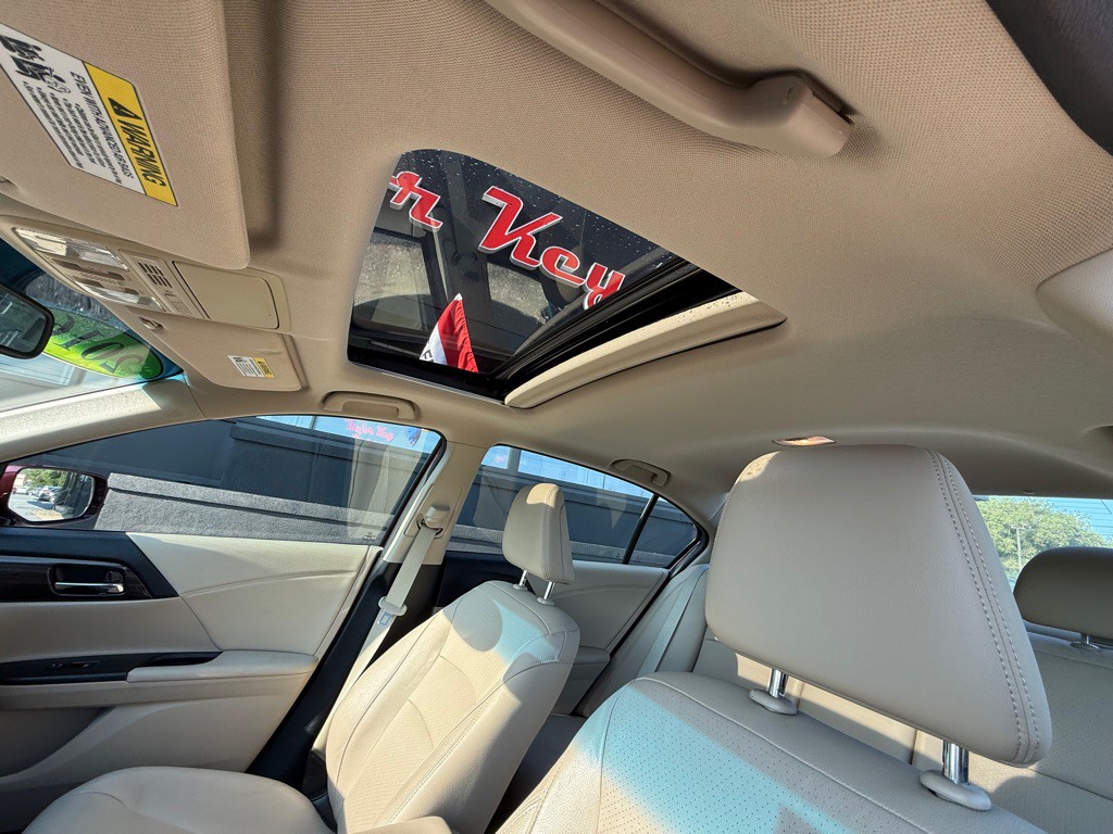2016 Honda Accord Image 21