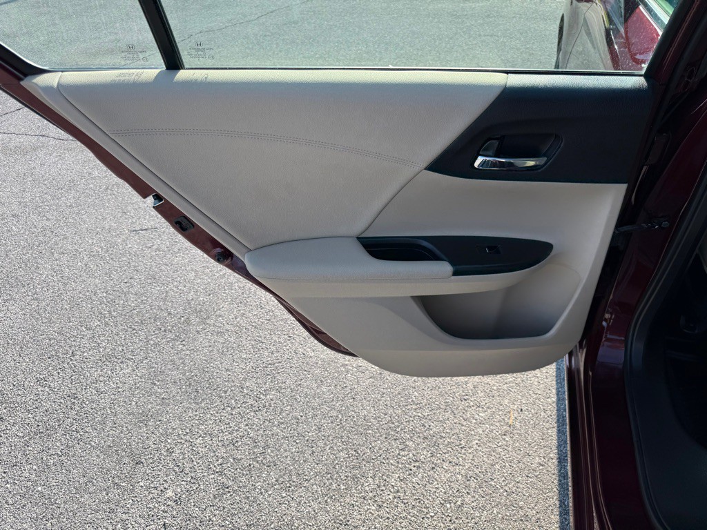 2016 Honda Accord Image 22