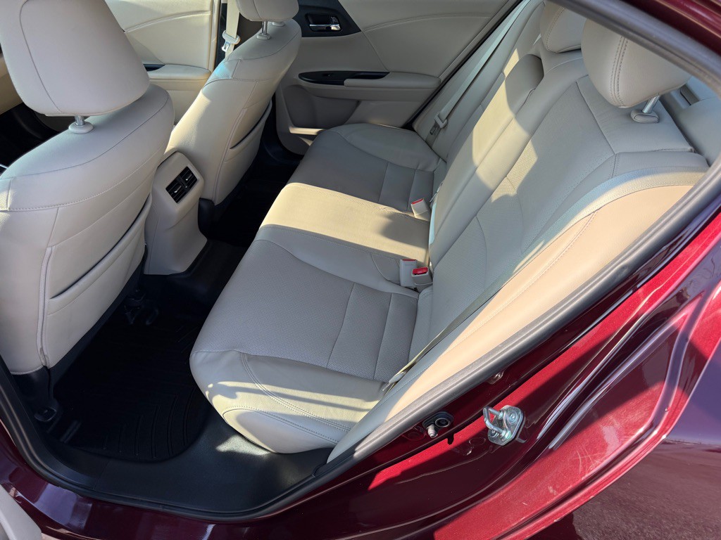 2016 Honda Accord Image 23