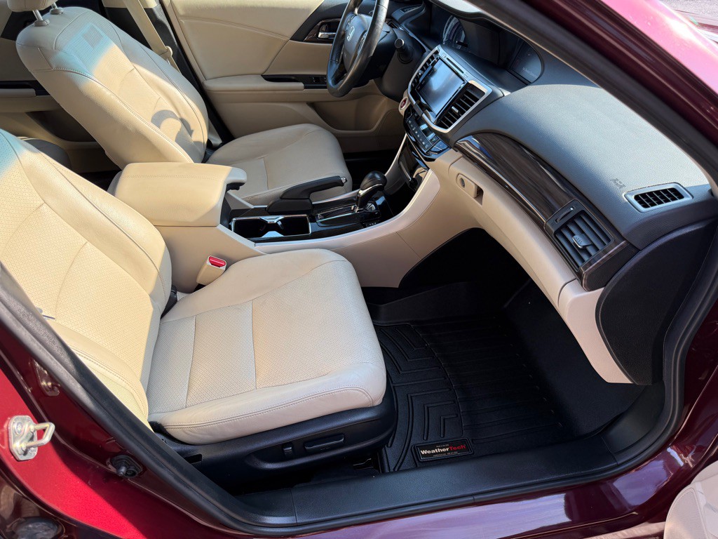 2016 Honda Accord Image 29