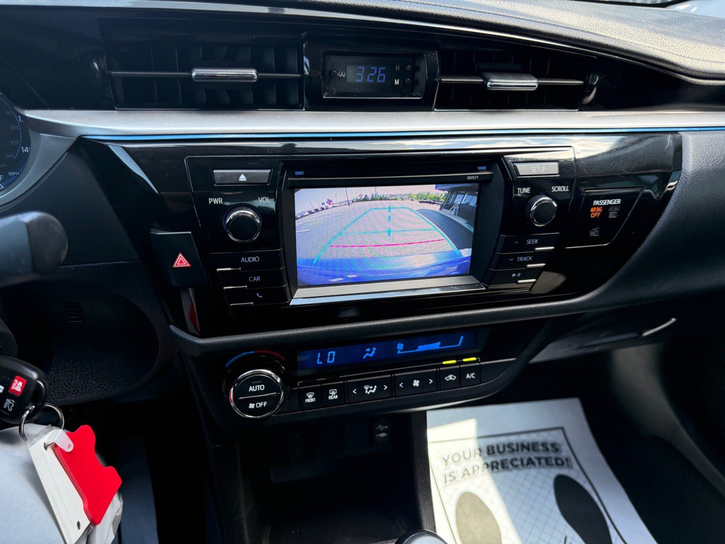 2016 Toyota Corolla Image 16
