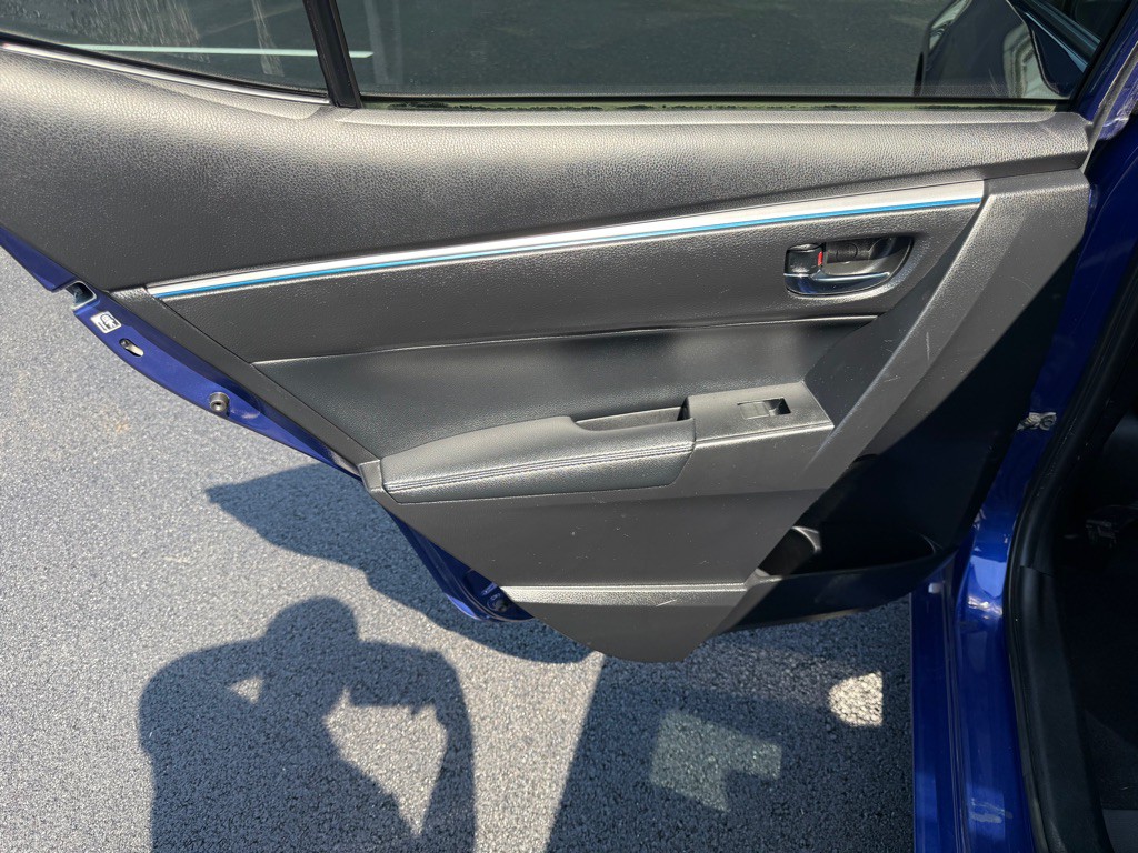 2016 Toyota Corolla Image 19