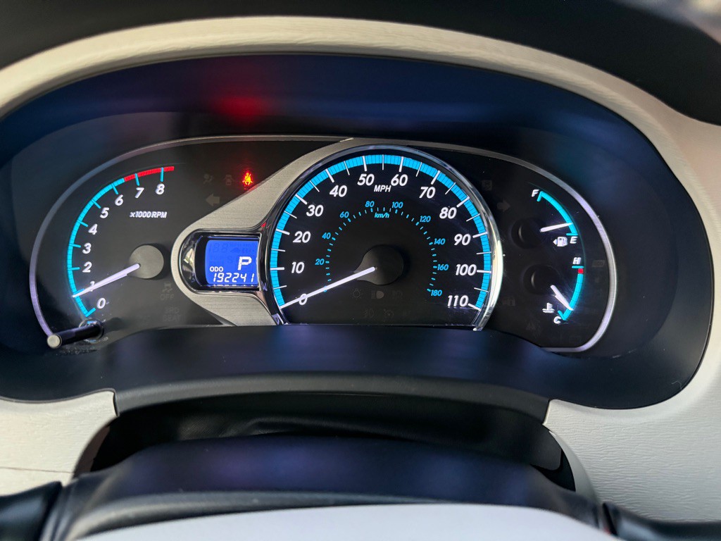 2011 Toyota Sienna Image 15