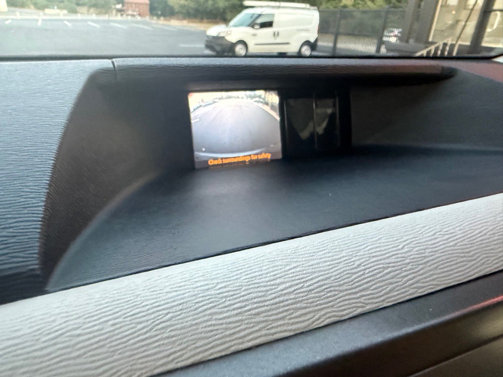 2011 Toyota Sienna Image 17