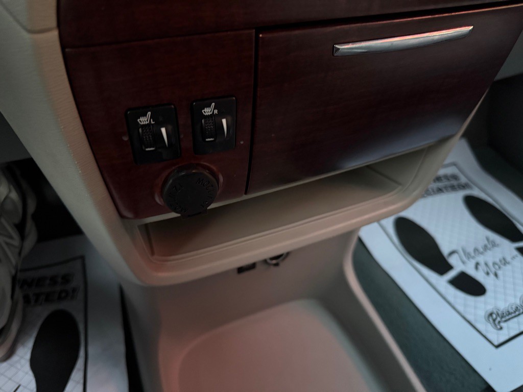 2011 Toyota Sienna Image 19