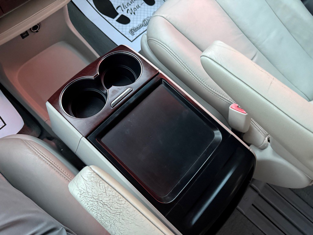 2011 Toyota Sienna Image 20