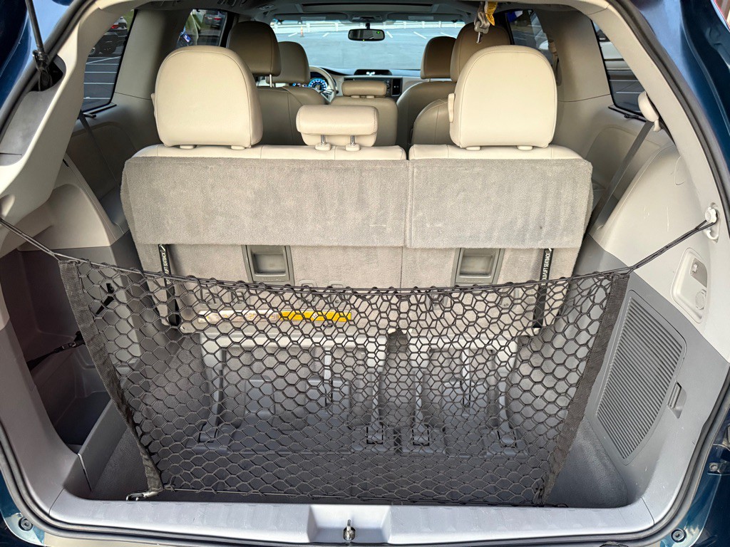 2011 Toyota Sienna Image 24