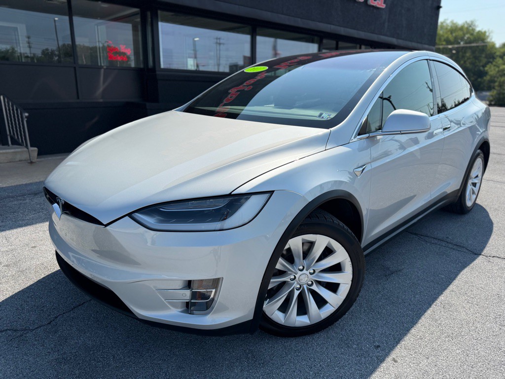 2017 Tesla Model X Image 2