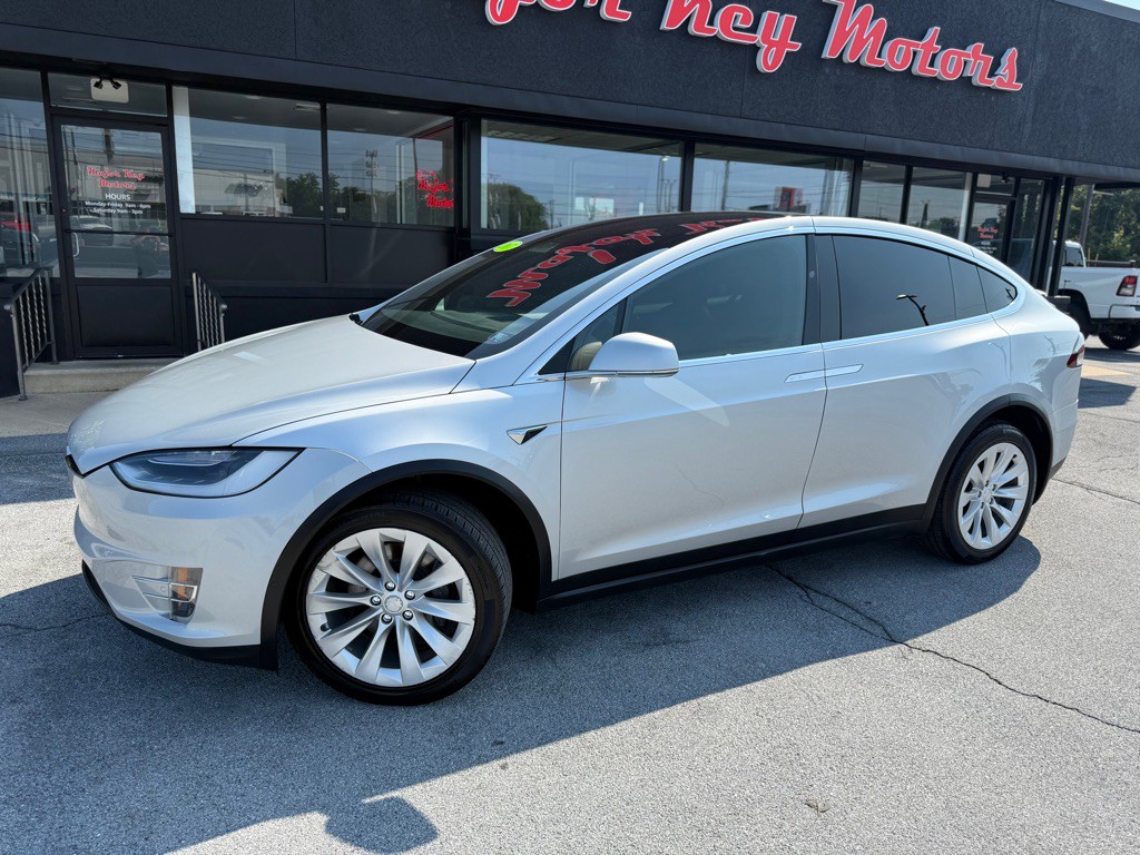 2017 Tesla Model X Image 3