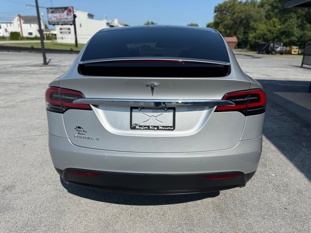 2017 Tesla Model X Image 5