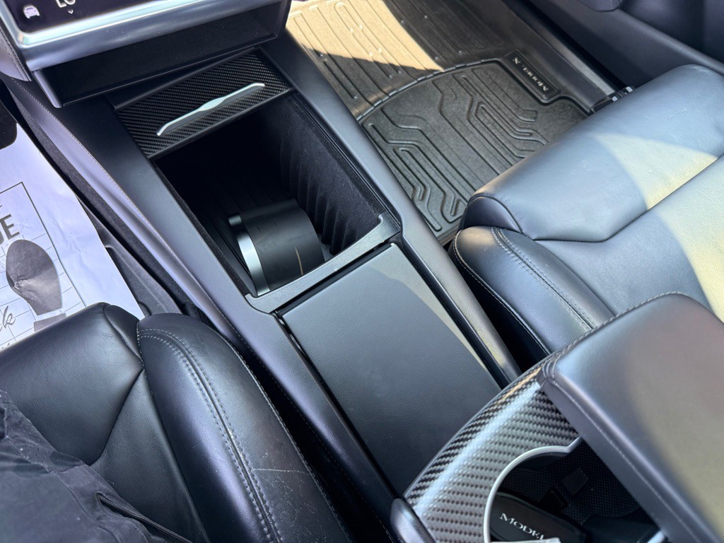 2017 Tesla Model X Image 16