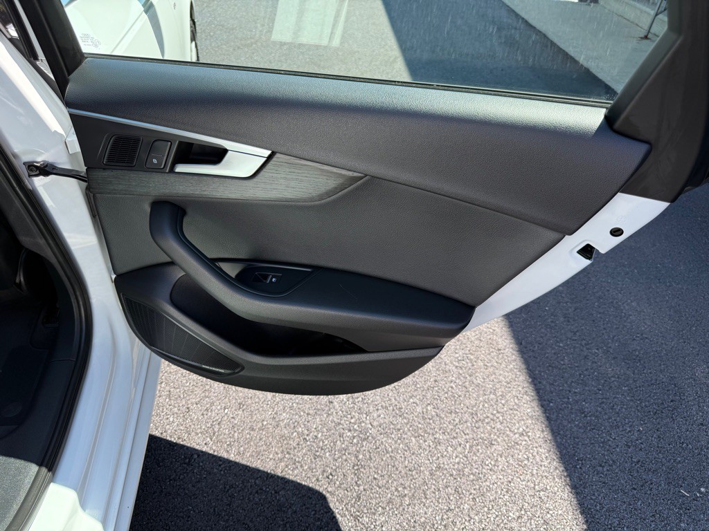 2018 Audi A4 Image 26