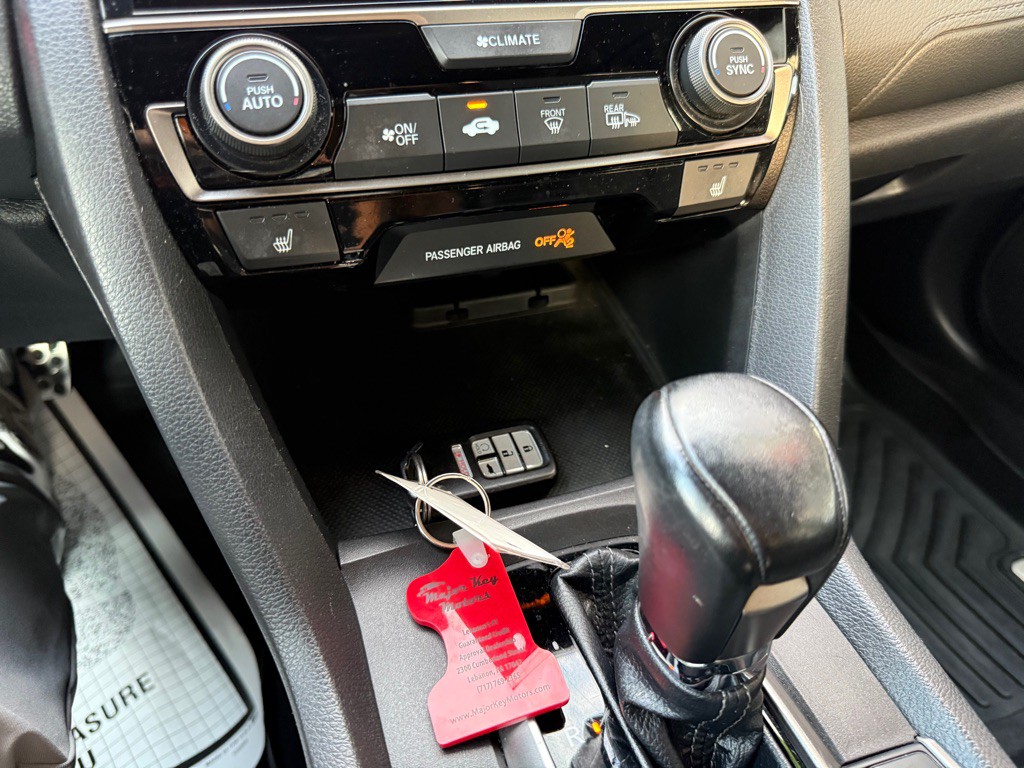 2018 Honda Civic Image 18