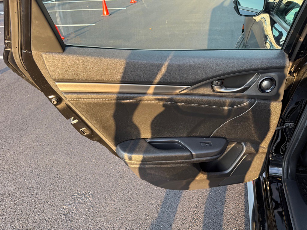 2018 Honda Civic Image 21