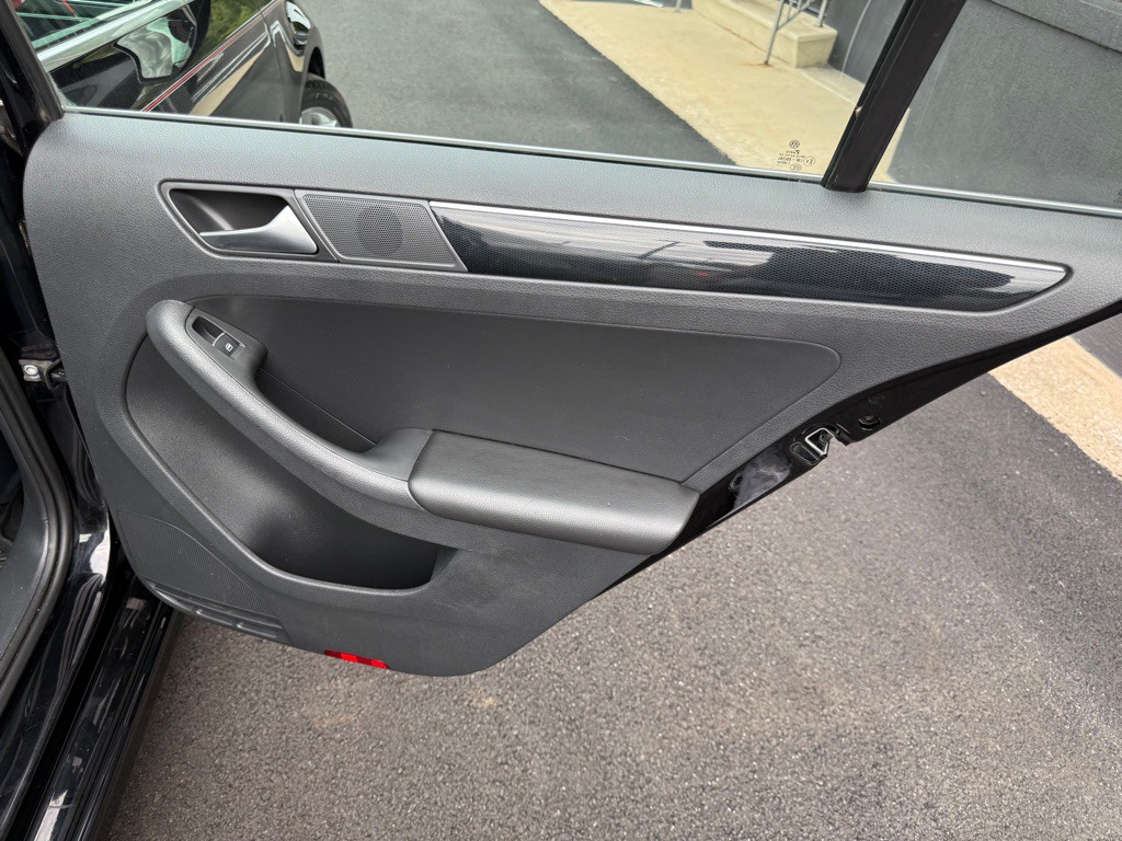 2017 Volkswagen Jetta Image 25