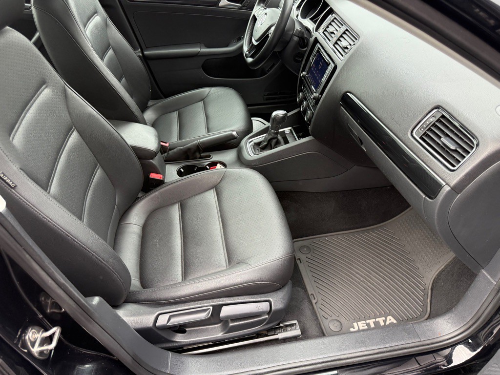 2017 Volkswagen Jetta Image 28