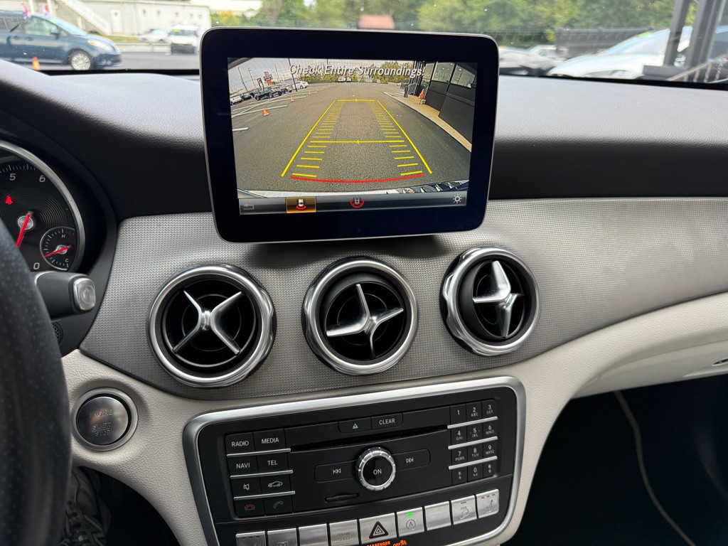 2018 Mercedes-Benz GLA-Class Image 17