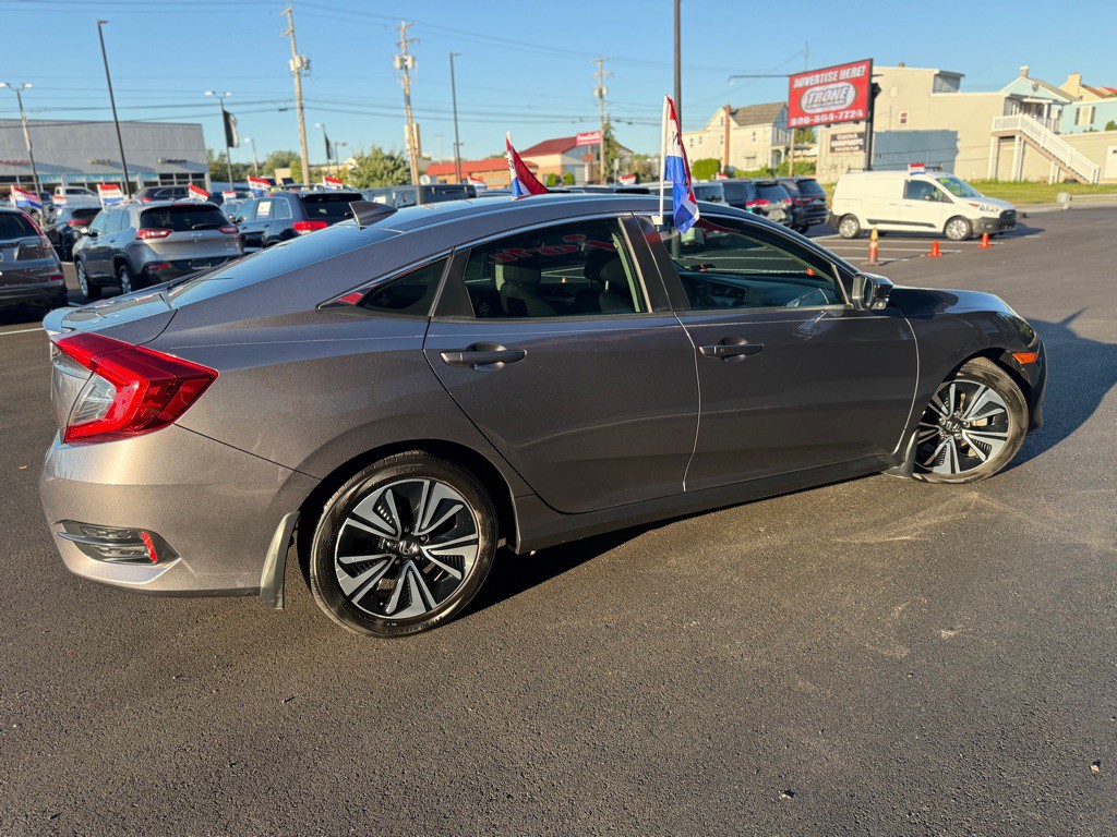2017 Honda Civic Image 6