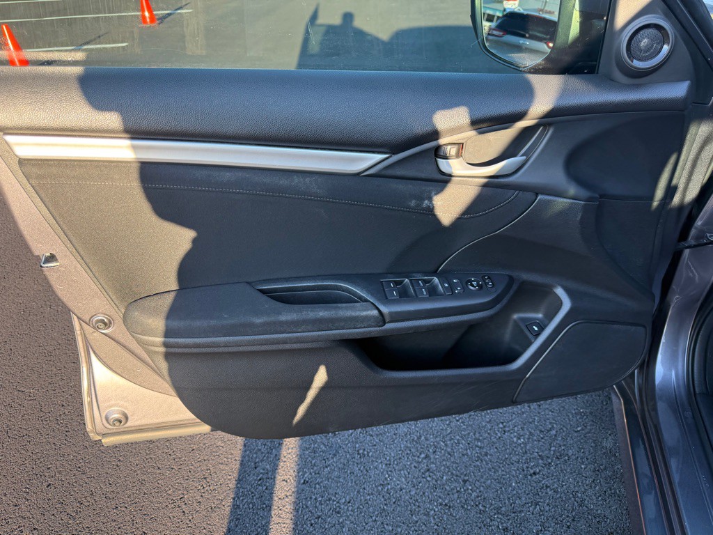 2017 Honda Civic Image 11