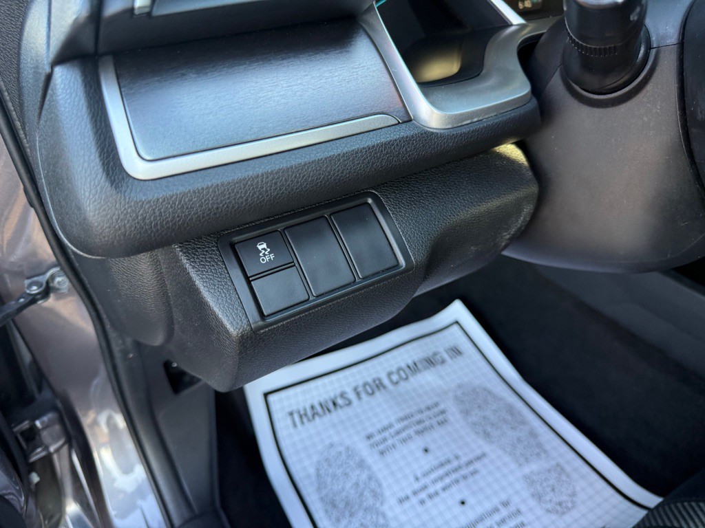 2017 Honda Civic Image 13