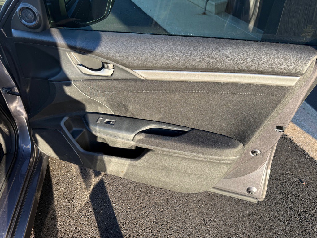 2017 Honda Civic Image 24