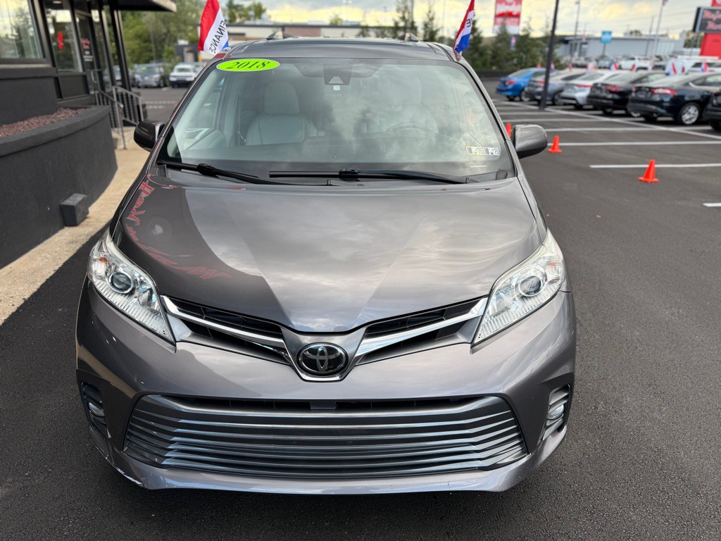 2018 Toyota Sienna Image 9