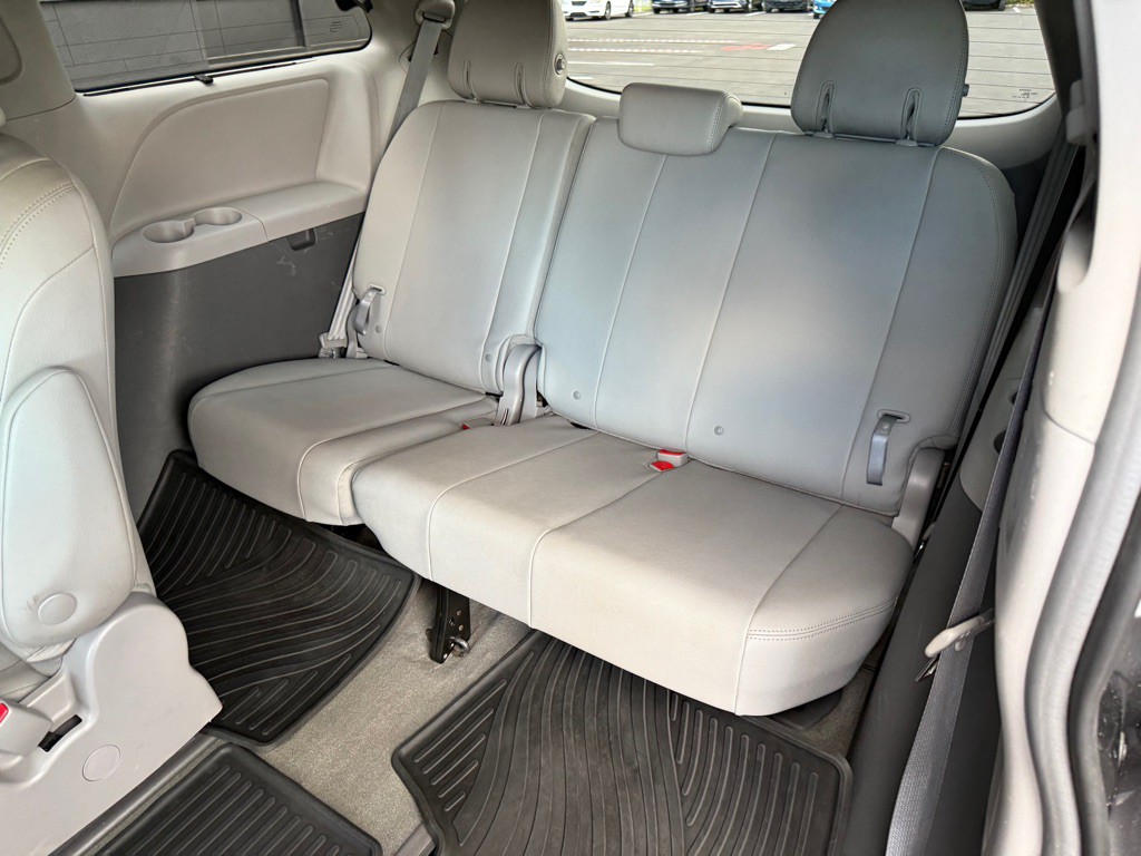 2018 Toyota Sienna Image 22