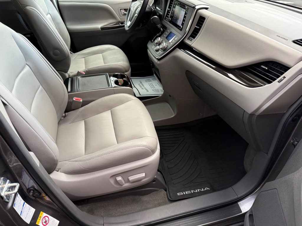 2018 Toyota Sienna Image 29