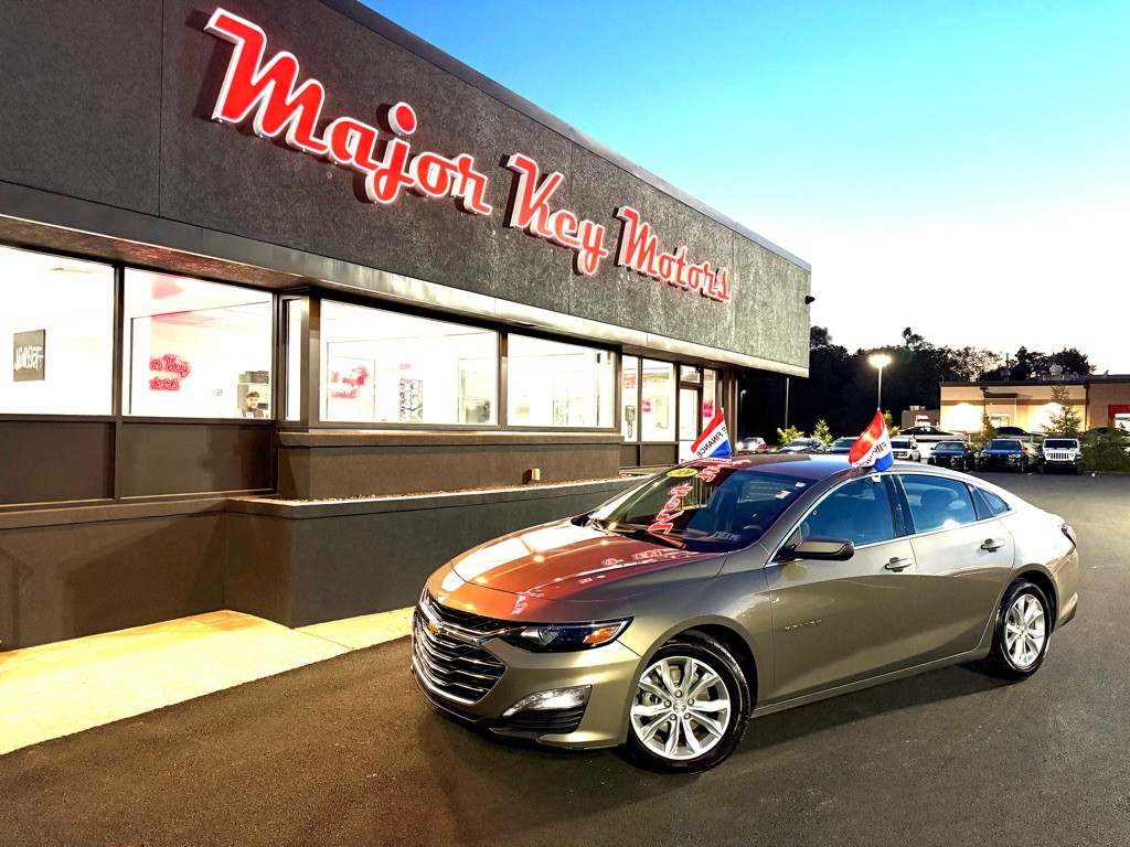 2020 Chevrolet Malibu Image 1