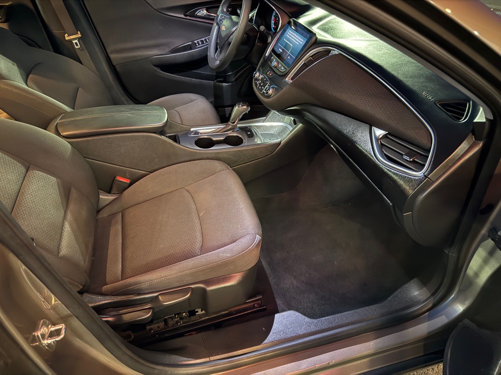 2020 Chevrolet Malibu Image 25