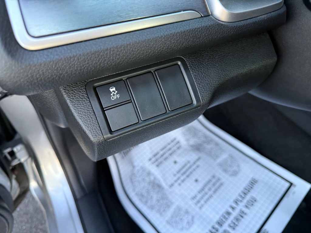 2017 Honda Civic Image 14