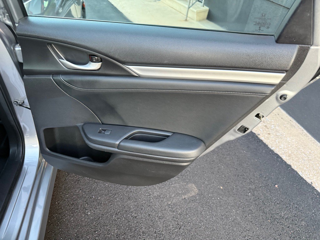2017 Honda Civic Image 23