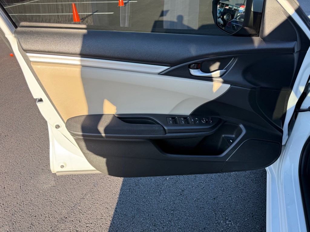 2019 Honda Civic Image 10