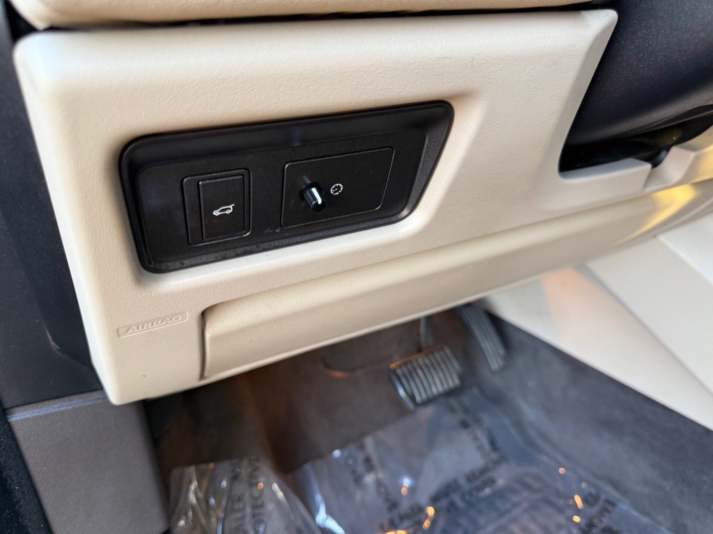 2016 Land Rover Range Rover Evoque Image 14