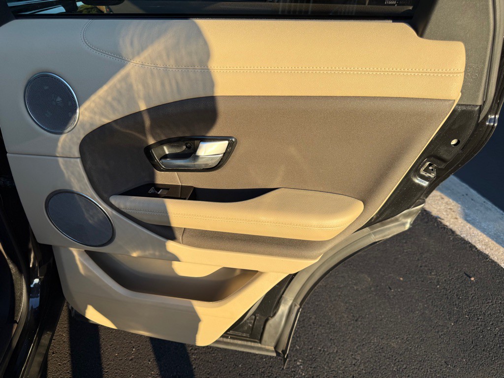 2016 Land Rover Range Rover Evoque Image 24